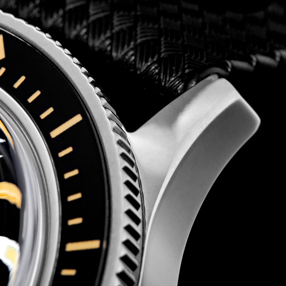 thorn 38mm titanium 50 fathoms dive watch thorn 38mm titanium 50 fathoms dive watch