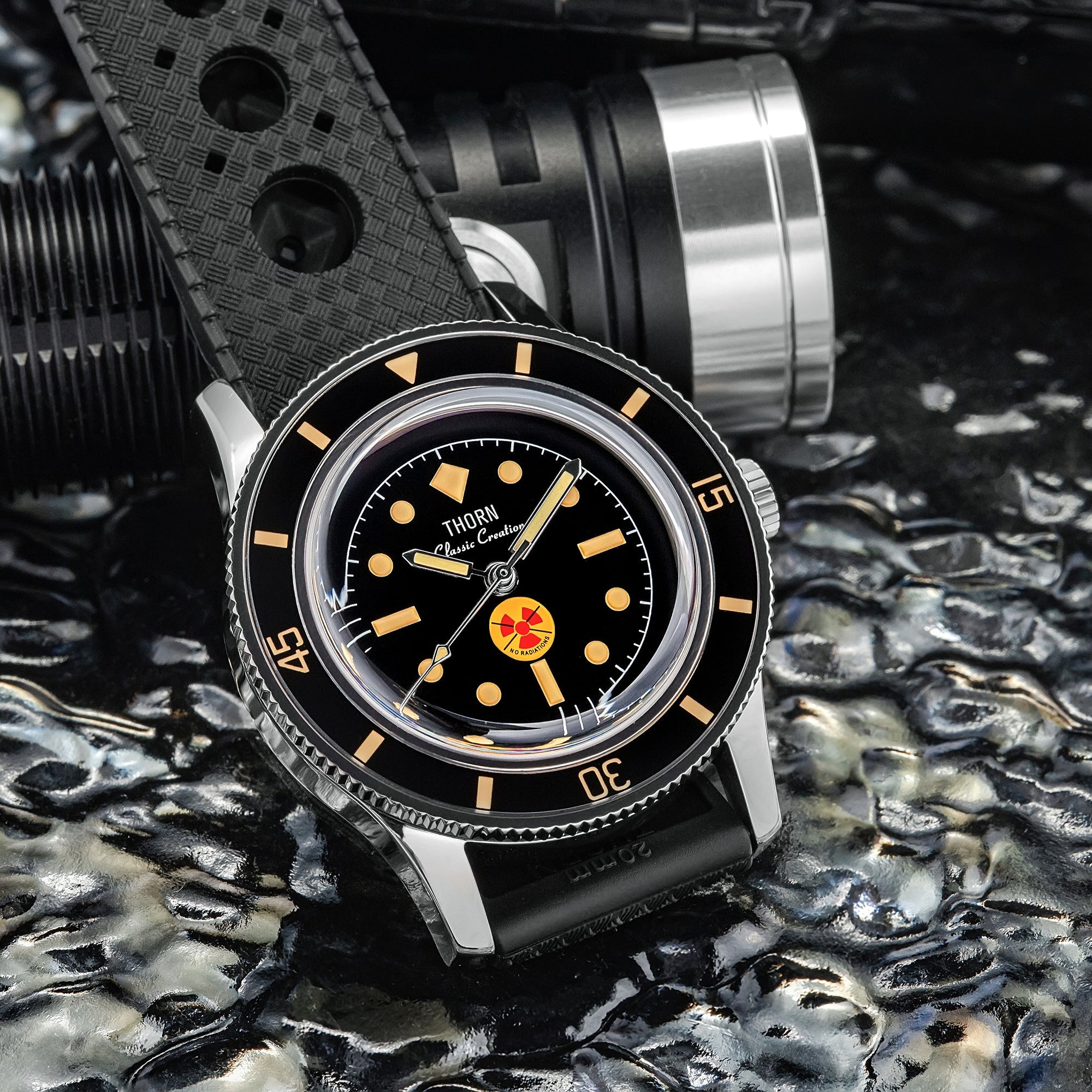 thorn 38mm titanium 50 fathoms dive watch thorn 38mm titanium 50 fathoms dive watch